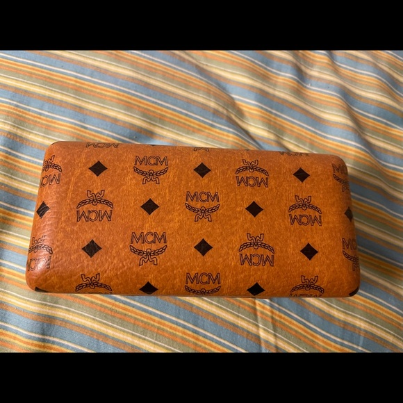 New MCM Sunglasses Case Brown Logo FREE SHIPPING - Picture 5 of 5